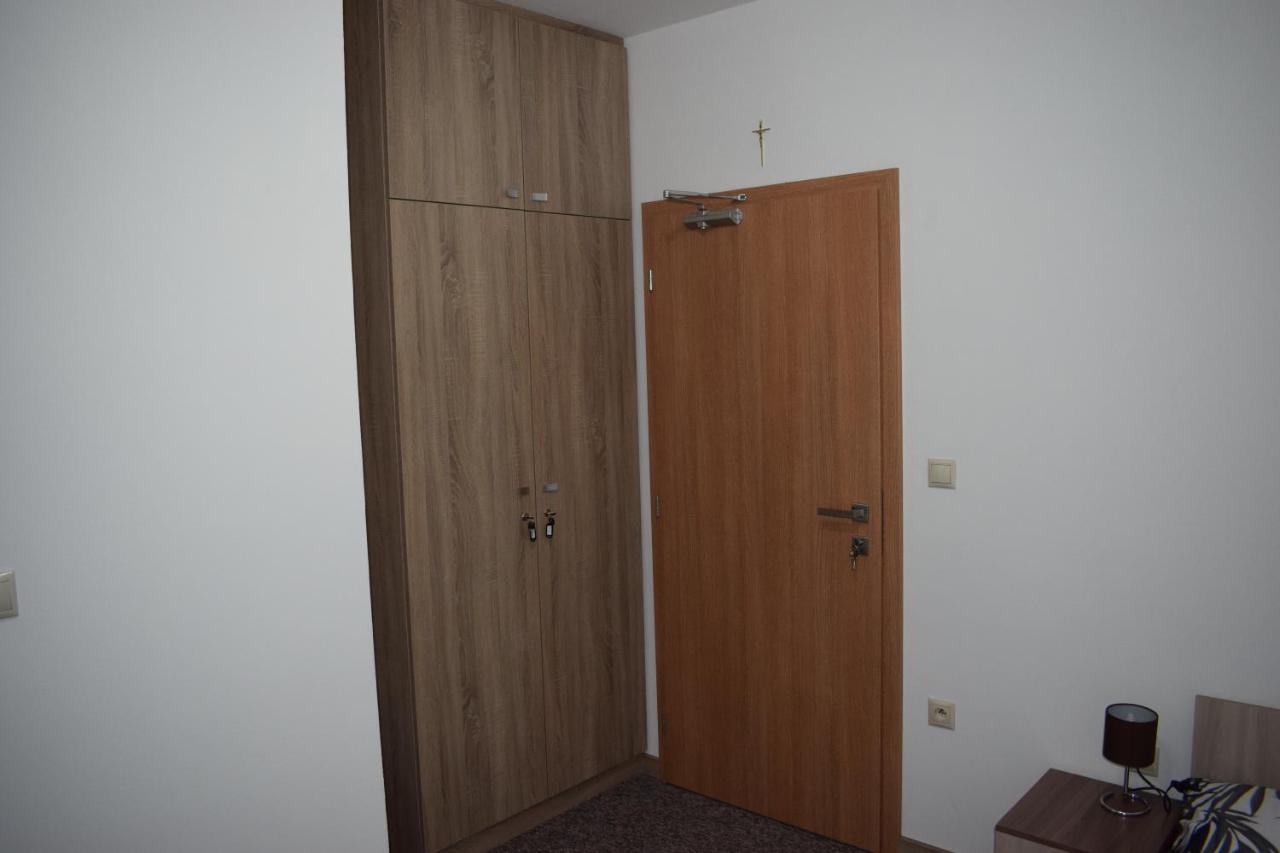 Ms-Ubytovanie Hotel Dolny Kubin Buitenkant foto
